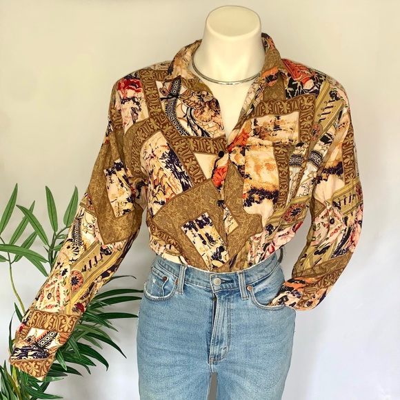 v i n t a g e :: Artsy Renaissance Abstract Buttoned Blouse - Picture 2 of 12